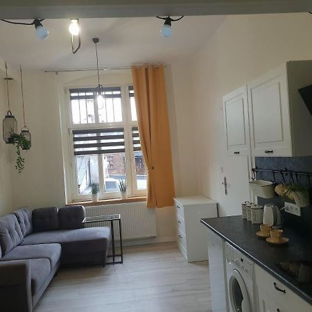 Przytulna Kawalerka Z Antresola Appartement Katowice Buitenkant foto