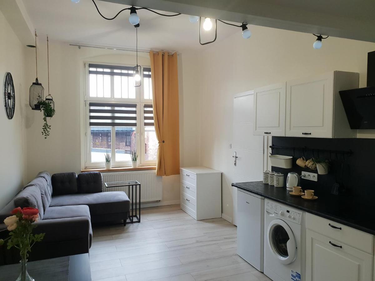 Przytulna Kawalerka Z Antresola Appartement Katowice Buitenkant foto