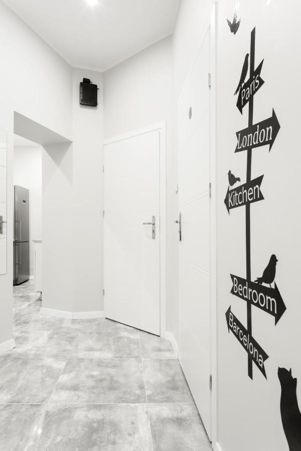 Przytulna Kawalerka Z Antresola Appartement Katowice Buitenkant foto