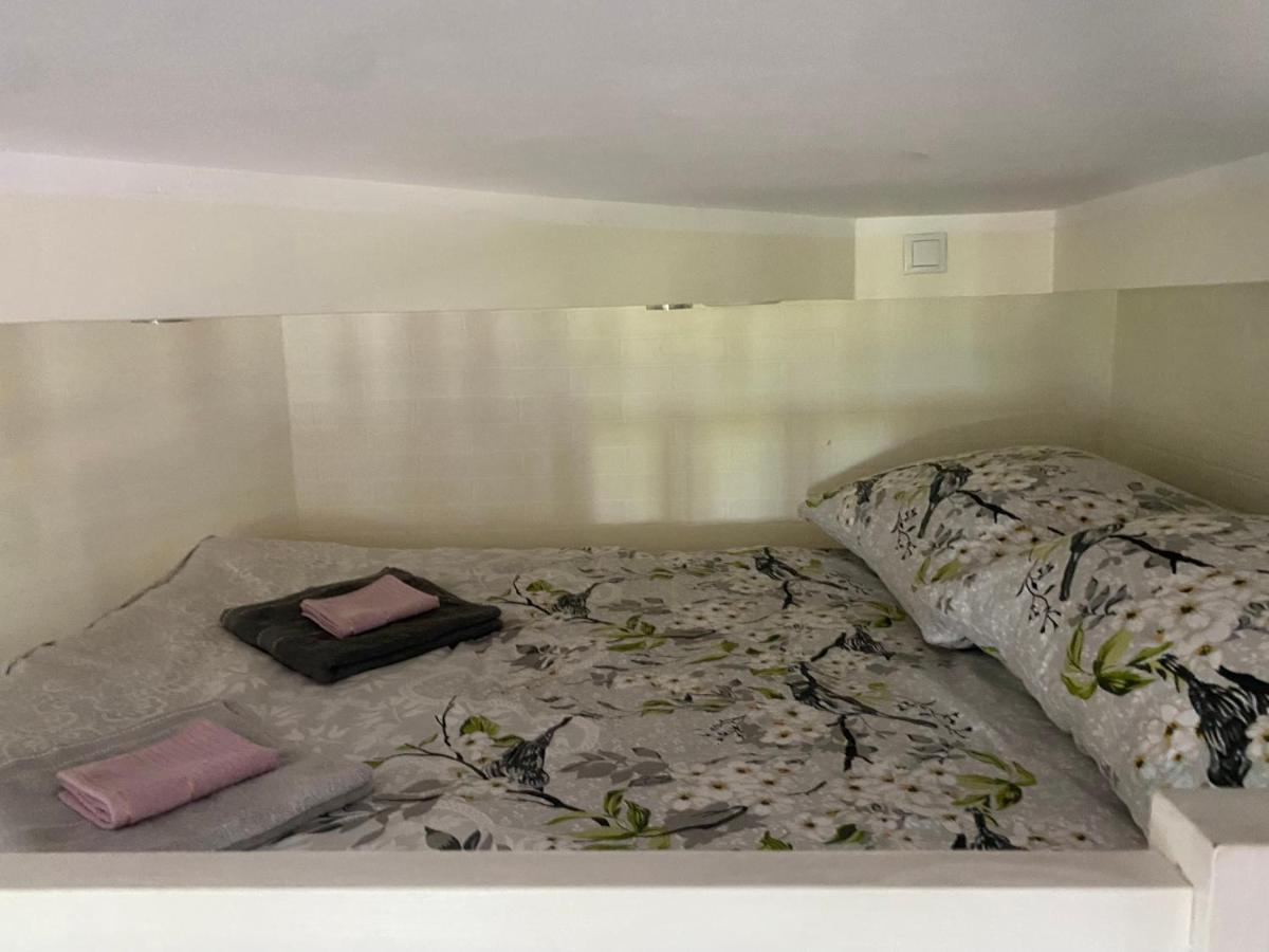 Przytulna Kawalerka Z Antresola Appartement Katowice Buitenkant foto