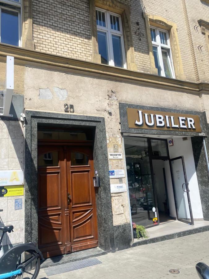 Przytulna Kawalerka Z Antresola Appartement Katowice Buitenkant foto